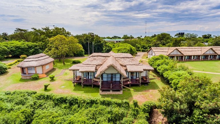 Mweya Safari Lodge in the African savannah